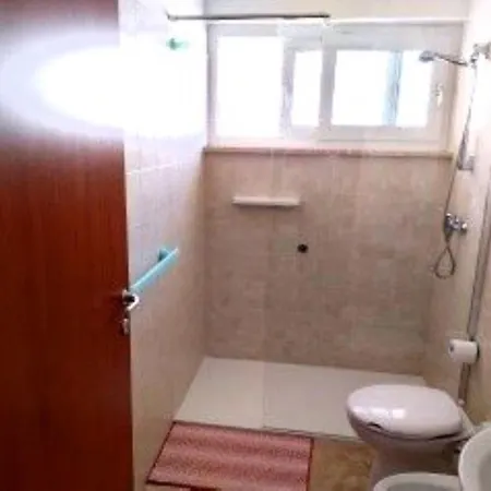 Apartament Mari Con Piscina